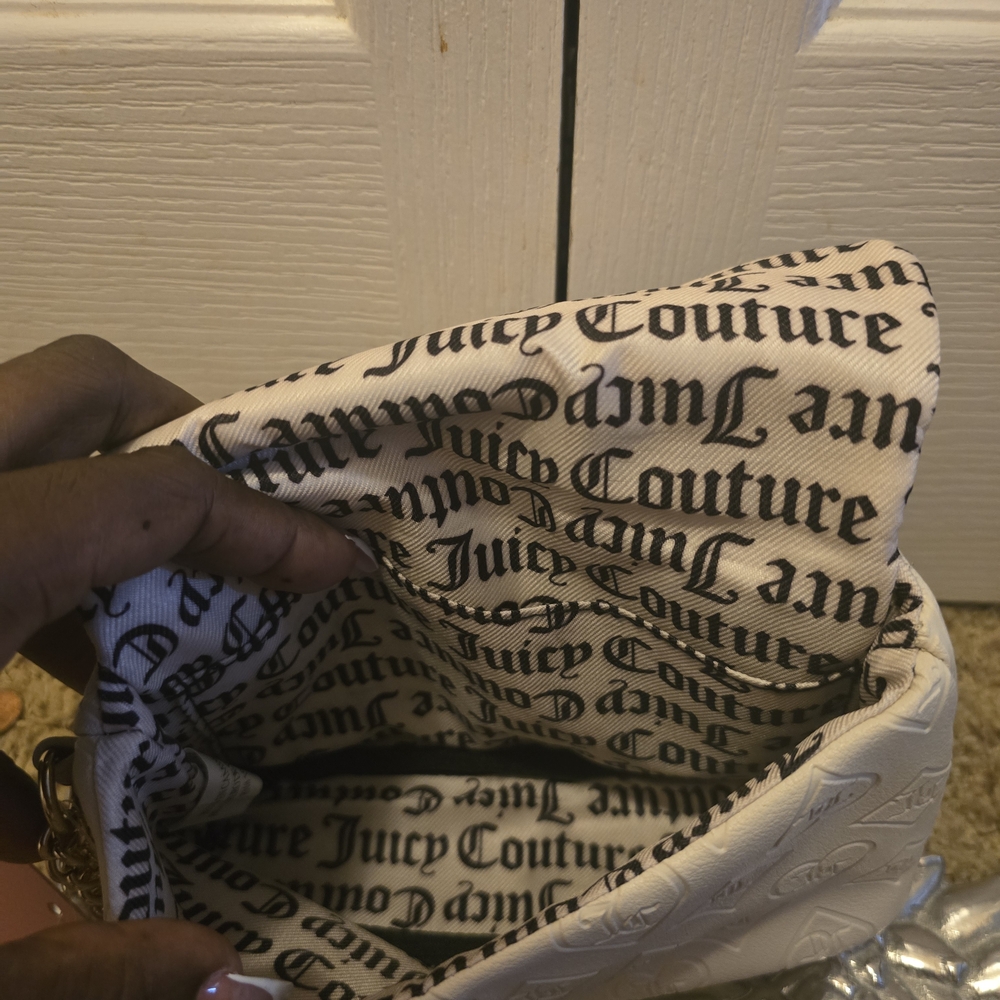 Juicy Couture White Embossed Heart Logo Wristlet with Multicolor Gem Plaque - Picture 6 of 7